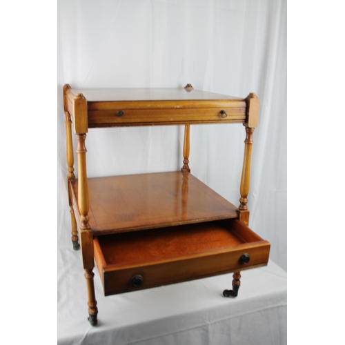 129 - Flamed Mahogany Side Table With Butlers Serving Tray