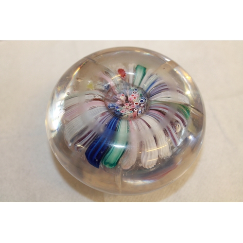 181 - Large Antique French Baccarat Millefiori Glass Paperweight 1820 - 1850 
[ the head is clearly visibl... 