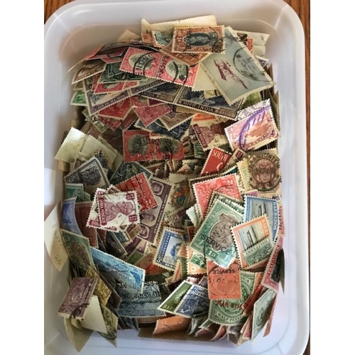 56 - Collections & mixed lots tub of comonwealth loose many cat up to a few pounds (4500+) (B)