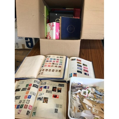 60 - Collections & mixed lots box lot of loose inboxes old albums etc (1000s) (B)