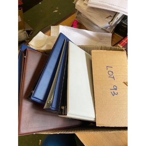 93 - Accessories - 5 large 22 ring binders, no pages, in good condition. (B)