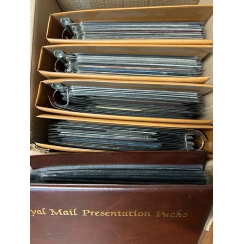 584 - GB Presentation Packs.  5 Albums 1964-2001.  (dozens)  (B)