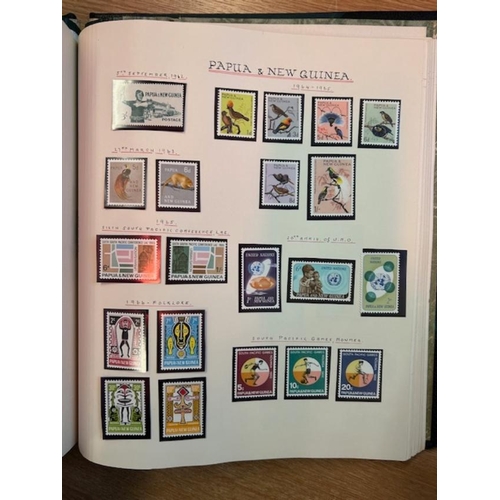 36 - Collection QE PNG, Pakistan, Pitcairn, Rhodesia, Tangier etc m & u (100s) (A)