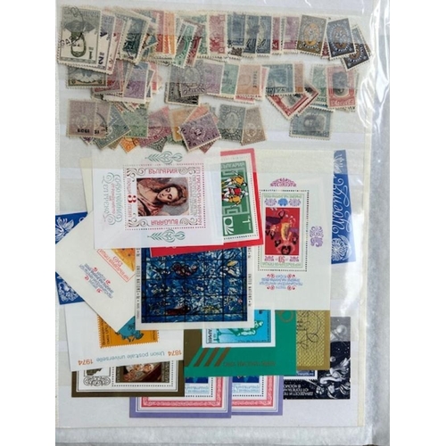 40 - Collections QE mint A-C in New Age (100s) (A)