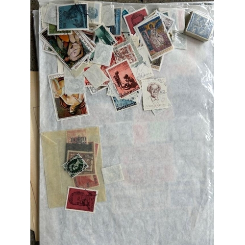 40 - Collections QE mint A-C in New Age (100s) (A)