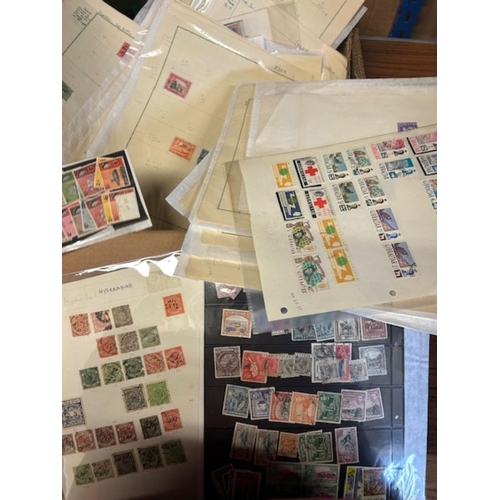 18 - Collections & Mixed Lots - British Commonwealth. Green s/book with range of Countries (lots of Hong ... 