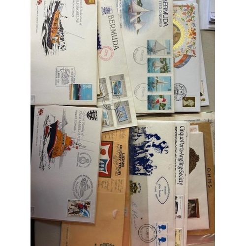 711 - GB Collections & Mixed Lots - First Day Covers mint, etc in tub. (100s) (B)