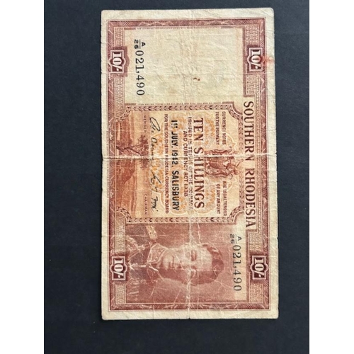 131 - Banknotes - Southern Rhodesia 1943 5/-, 1945 5/- & 1939 10/- VG, (3) (S)