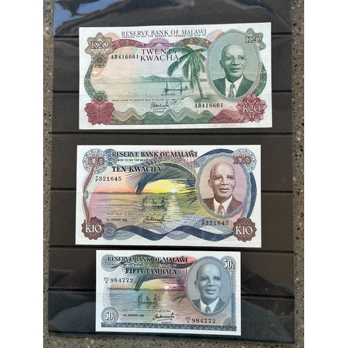 132 - Banknotes - Malawi 1983 50T, 1k, 5k 10k & 20k. Mainly uncirculated. (5) (E)