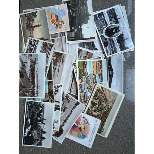 77 - Postcards useful bundle 1920s-1950s noted RP old station Halifax, RP Railway station & Albert Bridge... 