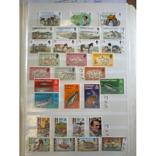 70 - Collections & Mixed Lots - Commonwealth QE period, mostly 1970 - 2000. Appears UHM sets & M/S. (A)