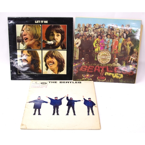 711 - The Beatles - 'Sgt Pepper's Lonely Hearts Club Band' vinyl LP, EMC7027 mono pressing with complete c... 