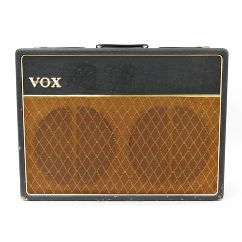 752 - 1963/64 Vox AC30 guitar amplifier, made in England, ser. no. 15050T, with copper top panel, original... 