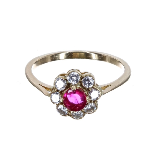 188 - 18ct ruby and diamond cluster ring, ruby 0.25ct, round brilliant-cut diamonds 0.64ct, clarity SI, co... 