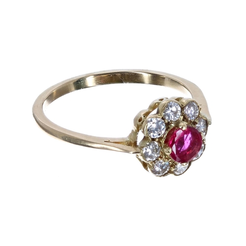 188 - 18ct ruby and diamond cluster ring, ruby 0.25ct, round brilliant-cut diamonds 0.64ct, clarity SI, co... 