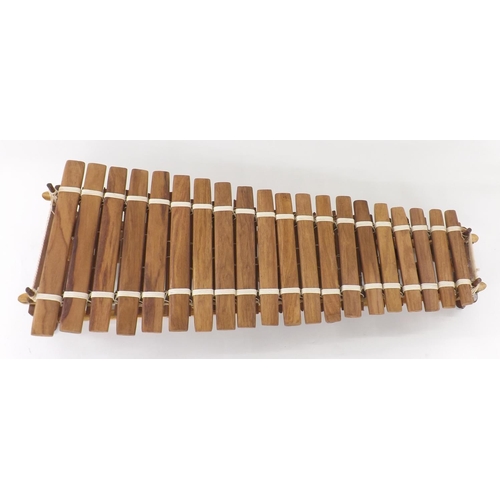 1254 - Ethnic xylophone with gourd resonators, soft bag