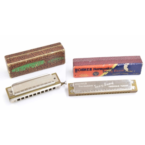 1524 - A Hohner Chromatic Harmonica and a Hohner Song Band Harmonica, both boxed (2)