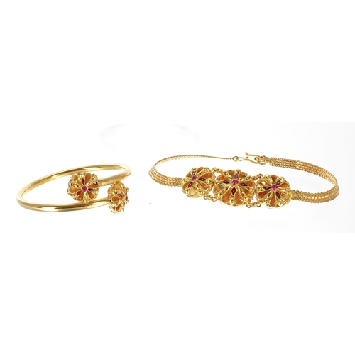 92 - High grade yellow gold and enamel bangle and choker, 50.7gm (140187-1-F)