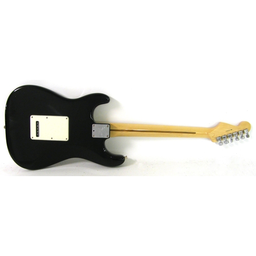 113 - 2007 Fender Stratocaster electric guitar, made in USA, ser. no. Z7070623, black finish, Fender-Lace ... 