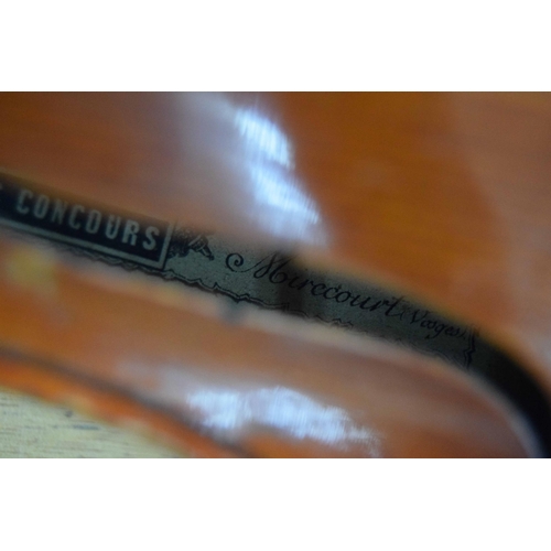 34 - French violin labelled Jt. Derazey Luthier, Mirecourt Vosges, Hors, Concours..., also stamped Jt. De... 