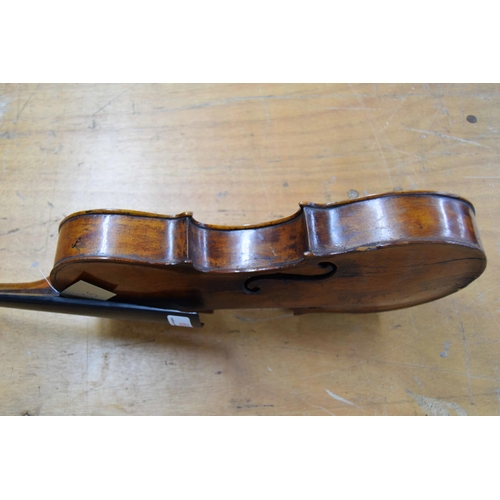 53 - Interesting unlabelled viola circa 1700, probably English, the one piece back of plainish wood with ... 