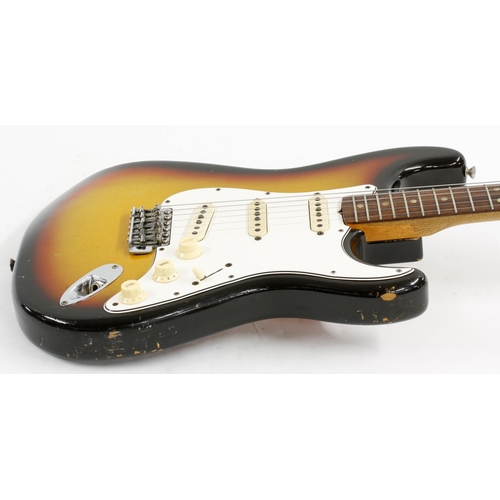 348 - 1965 Fender Stratocaster electric guitar, made in USA, ser. no. L5xxx6; Finish: sunburst, buckle ras... 