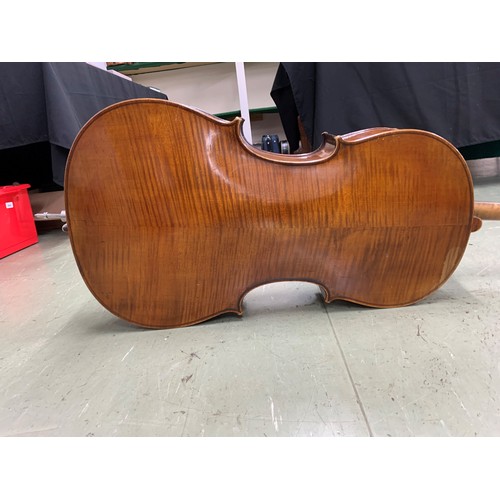 2506 - Good late 19th/early 20th century violoncello, unlabelled, the two piece back of faint medium curl w... 