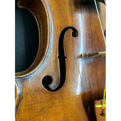 2455 - Interesting early composite violin labelled Jacobus Stainer in Absom..., the two piece back of faint... 