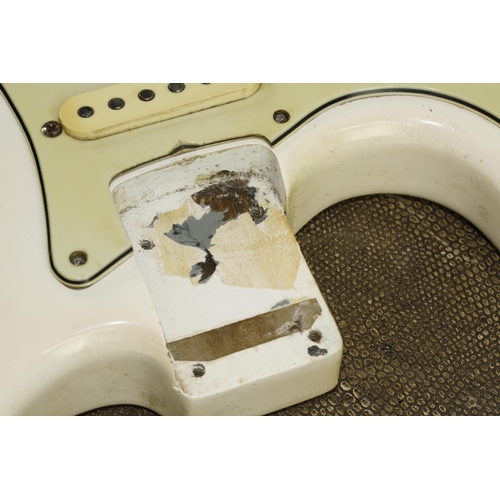 85 - 1962 Fender Stratocaster left-handed electric guitar, made in USA, ser. no. 8xxx0; Body: white refin... 