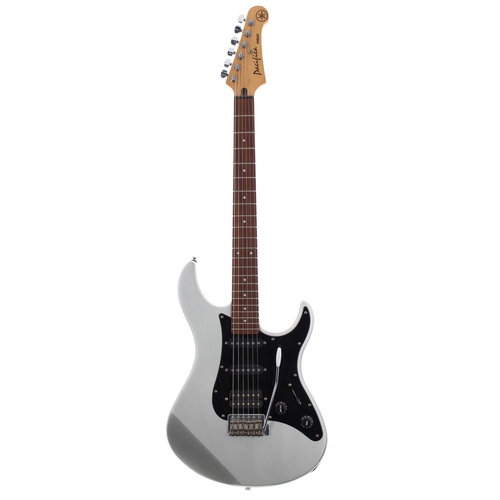 96 - Yamaha Pacifica PAC 112X electric guitar; Body: metallic silver finish, a few minor impact dings; Ne... 