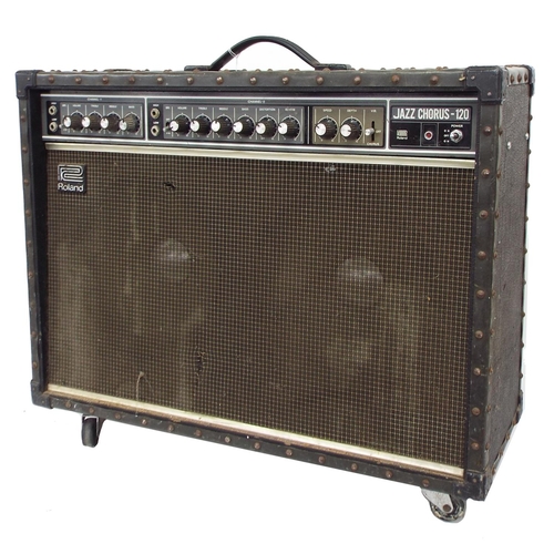 604 - 1982 Roland Jazz Chorus-120 JC-120 guitar amplifier, made in Japan, ser. no. 227652, fitted with a p... 