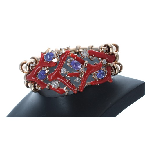 488 - Attractive 18ct rose gold coral, diamond and sapphire set bracelet, the cabouchon sapphires estimate... 