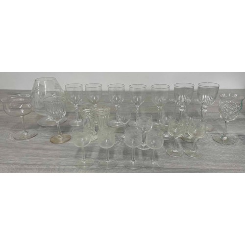 184 - Selection of assorted drinking glasses, liqueur, cordial, brandy, coupes etc. tallest 5.5