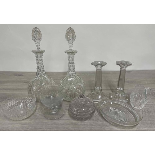 186 - Selection of vintage glass items; pair of candlesticks 7.5