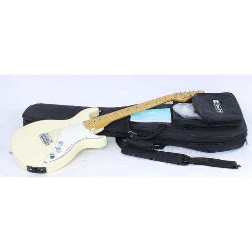 335 - 2006 Line 6 Variax 300 electric guitar, made in Korea; Body: white finish; Neck: maple; Fretboard: m... 