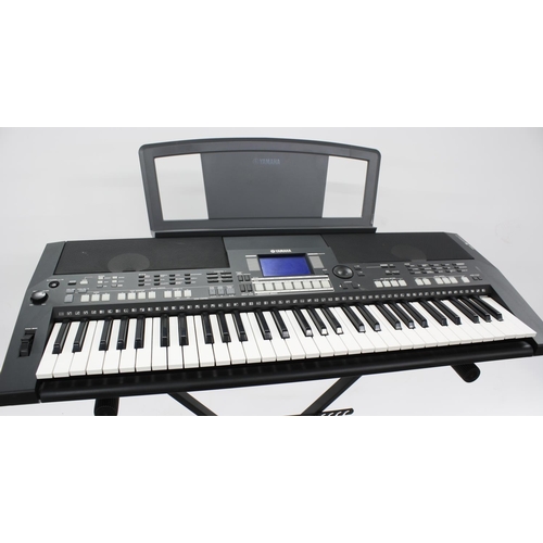 1266 - Yamaha PSR-S550 keyboard, with stand, pedal and ledge