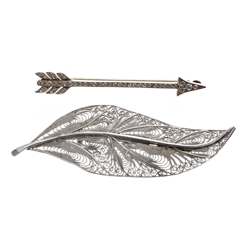 320 - Silver (935) stone set arrow brooch in box, silver gilt ring, filigree silver leaf brooch, amethyst ... 