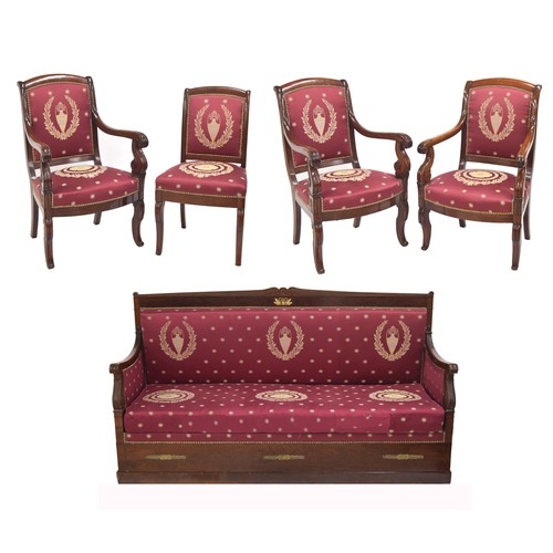 959 - Good quality French banquette upholstered bench settee, the carved walnut back with applied gilt met... 