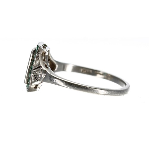 106 - Attractive Art Deco platinum emerald and diamond cluster ring, with two princess-cut diamonds in a c... 