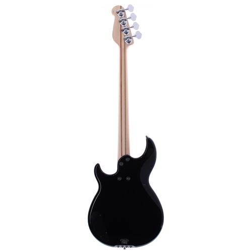 140 - 2010 Yamaha BB424 bass guitar, made in Taiwan, ser. no. Hxxxxxxx6; Body: black finish; Neck: maple; ... 