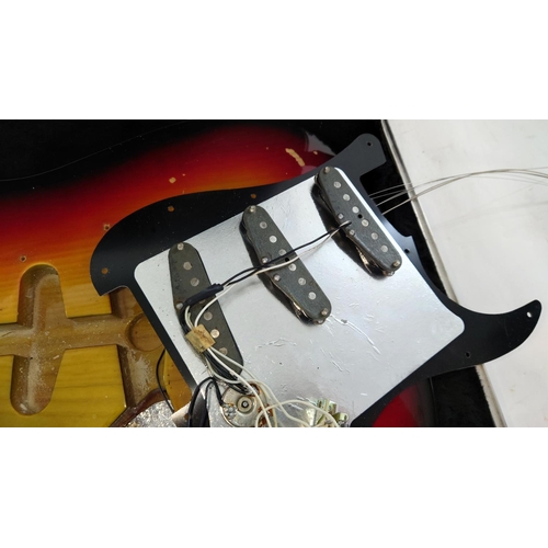 147 - 1977 Fender Stratocaster Hardtail left-handed electric guitar, made in USA, ser. no. S7xxxx2; Body: ... 