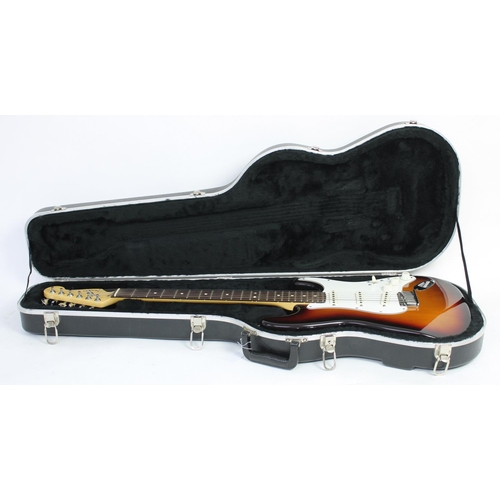 257 - 1996 Fender American Standard Stratocaster electric guitar, made in USA, ser. no .N6xxxxx9; Body: su... 