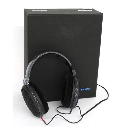 3141 - Sennheiser HD600 headphones, within original box