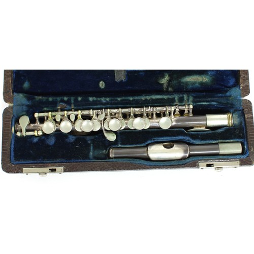 1637 - Ray Swinfield (Beatles interest) - Good piccolo with silver body and head, with nickel keys, by and ... 