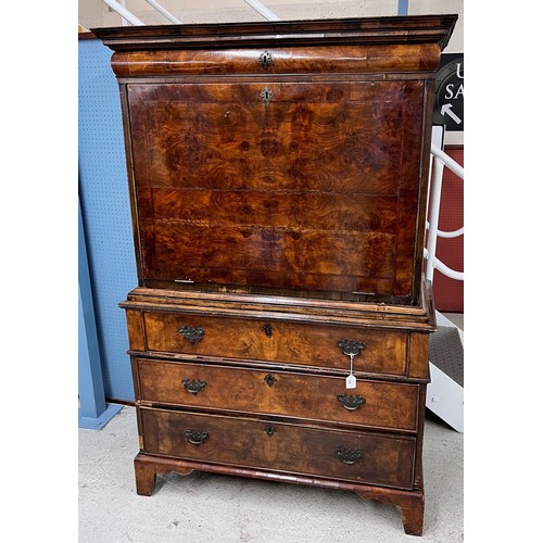 900 - Good 18th century walnut secretaire, the moulded cornice over slim cushion drawer above the fall fro... 