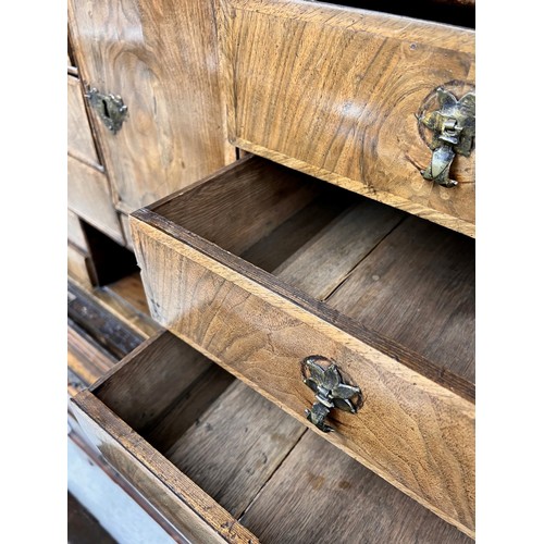 900 - Good 18th century walnut secretaire, the moulded cornice over slim cushion drawer above the fall fro... 