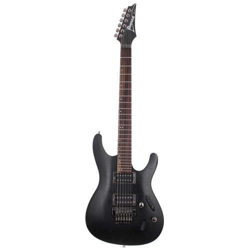 482 - 2015 Ibanez S Series S520 electric guitar, made in Indonesia; Body: satin black, surface dings and s... 