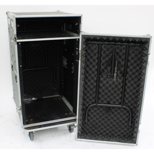 3136 - Good large heavy duty tech rack flight case on wheels enclosing a rack and shelved interior, also wi... 