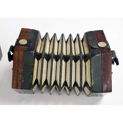 1564 - English concertina with forty-eight bone buttons on rosewood ends, five-fold bellows, rosewood case... 