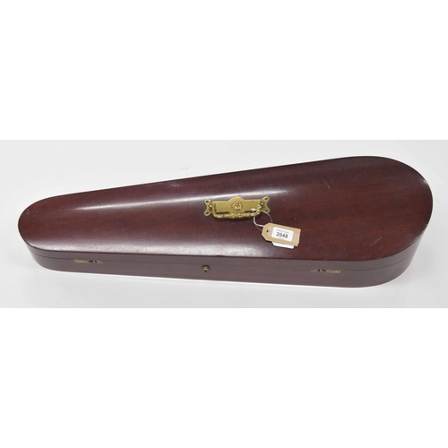 2048 - Good early 20th century mahogany fitted coffin shaped violin case by W.E. Hill & Sons, 38, New B... 